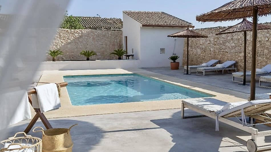 9 bedroom Guesthouse/B & B for sale in Pinoso with pool - € 1,225,000 (Ref: 9877116)