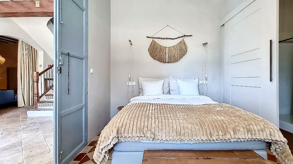 9 bedroom Guesthouse/B & B for sale in Pinoso with pool - € 1,225,000 (Ref: 9877116)