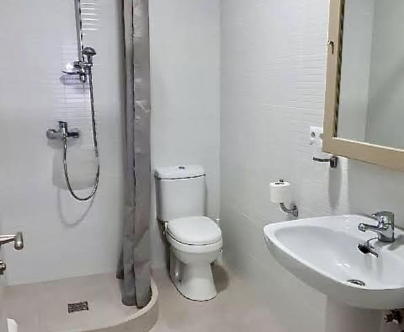 Pensión/Hostal de 8 habitaciones en Calpe / Calp en venta - 350.000 € (Ref: 9979288)