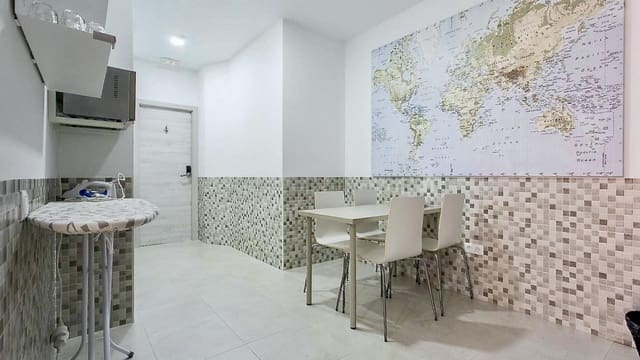 Pensión/Hostal de 8 habitaciones en Calpe / Calp en venta - 350.000 € (Ref: 9979288)