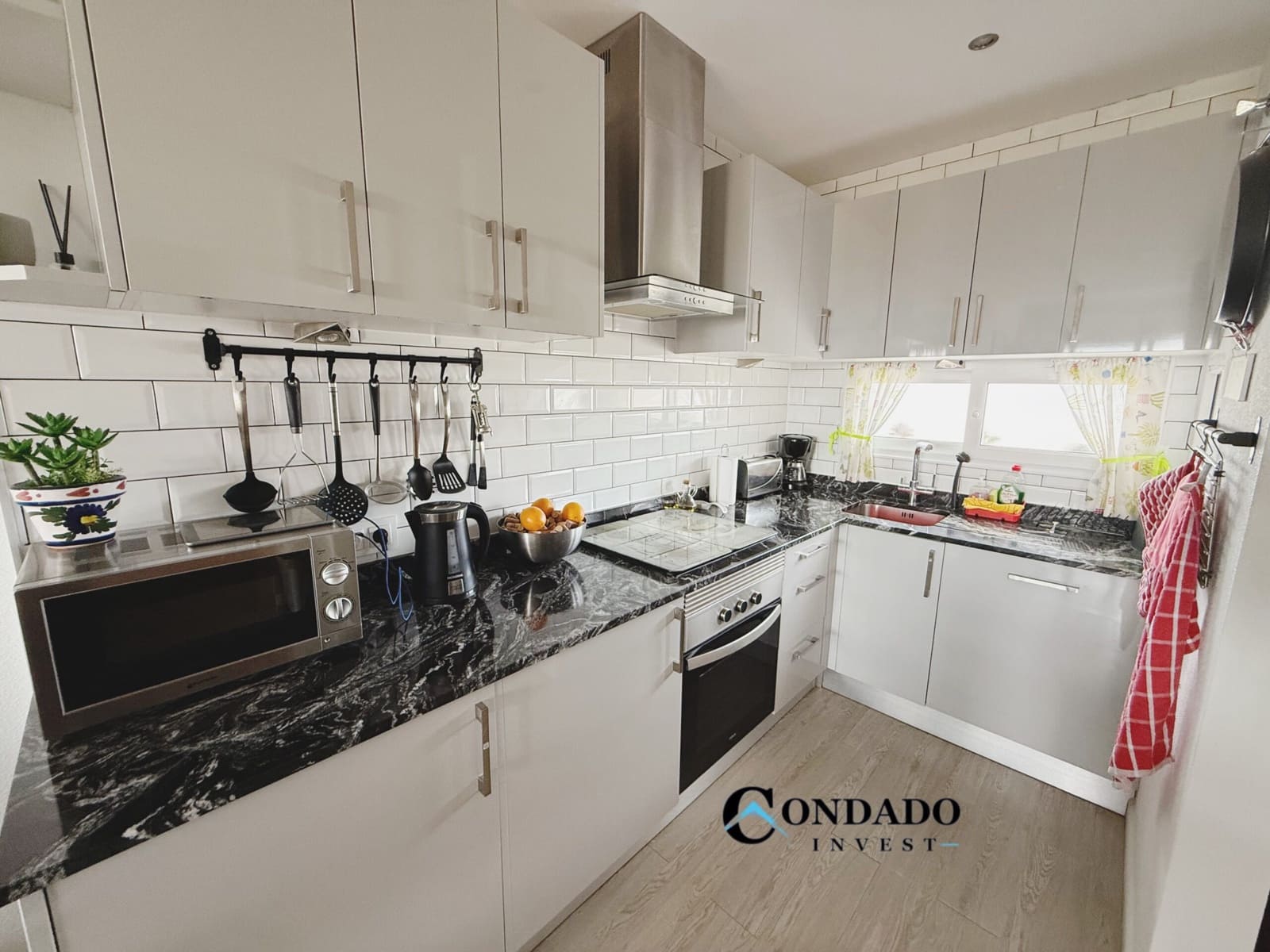 1 sypialnia Penthouse na sprzedaż w Condado de Alhama z basenem garażem - 135 000 € (Ref: 9353448)