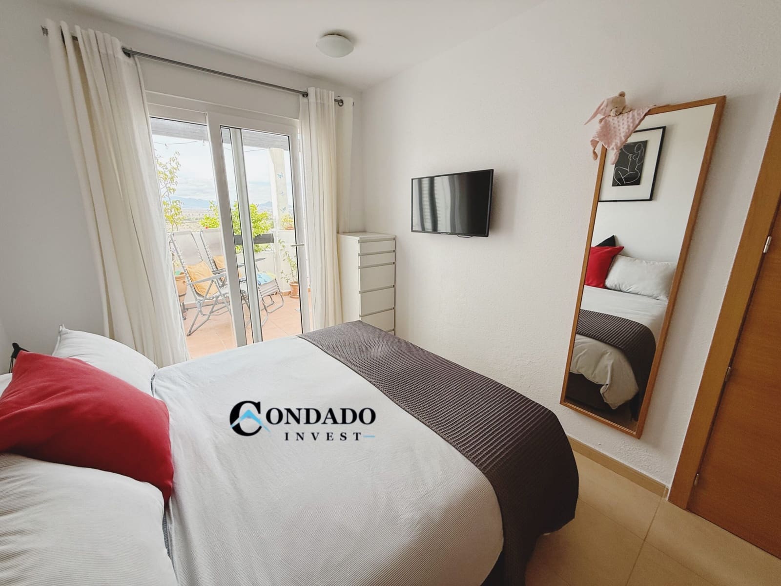 1 sypialnia Penthouse na sprzedaż w Condado de Alhama z basenem garażem - 135 000 € (Ref: 9353448)