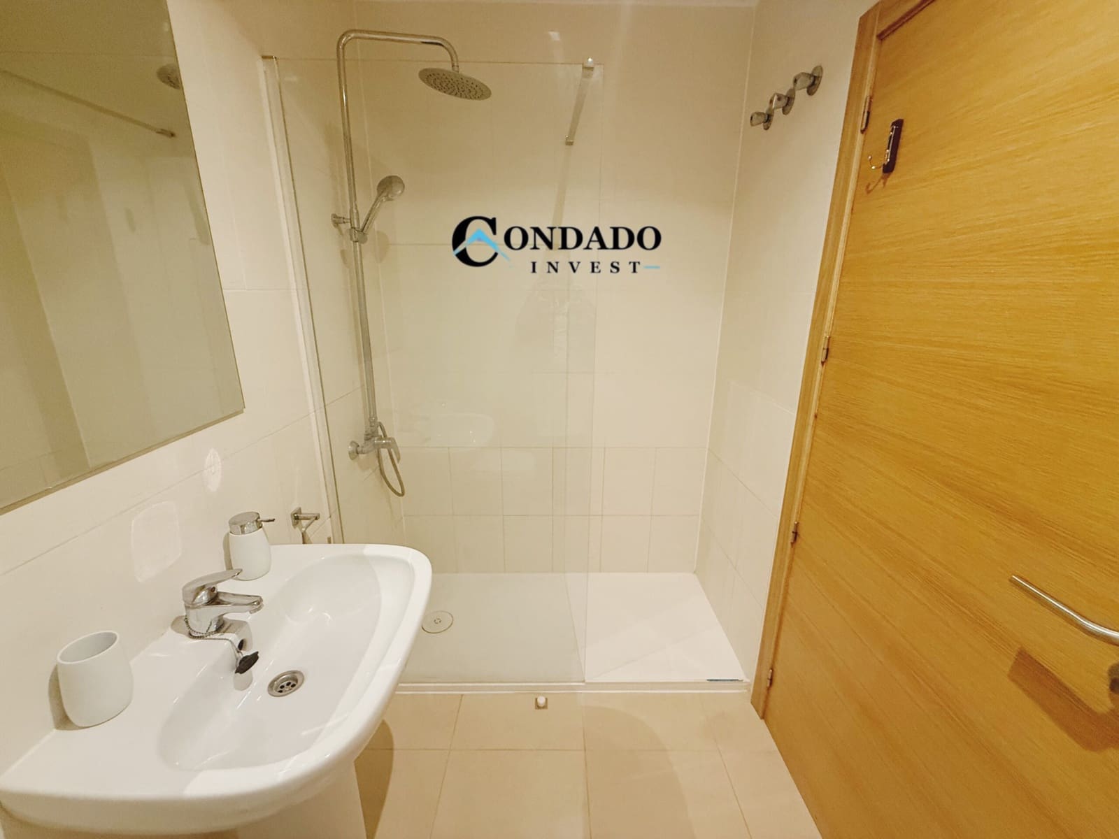 2 makuuhuone Huoneisto myytävänä paikassa Condado de Alhama mukana uima-altaan 
autotalli - 110 000 € (Ref: 9355673)