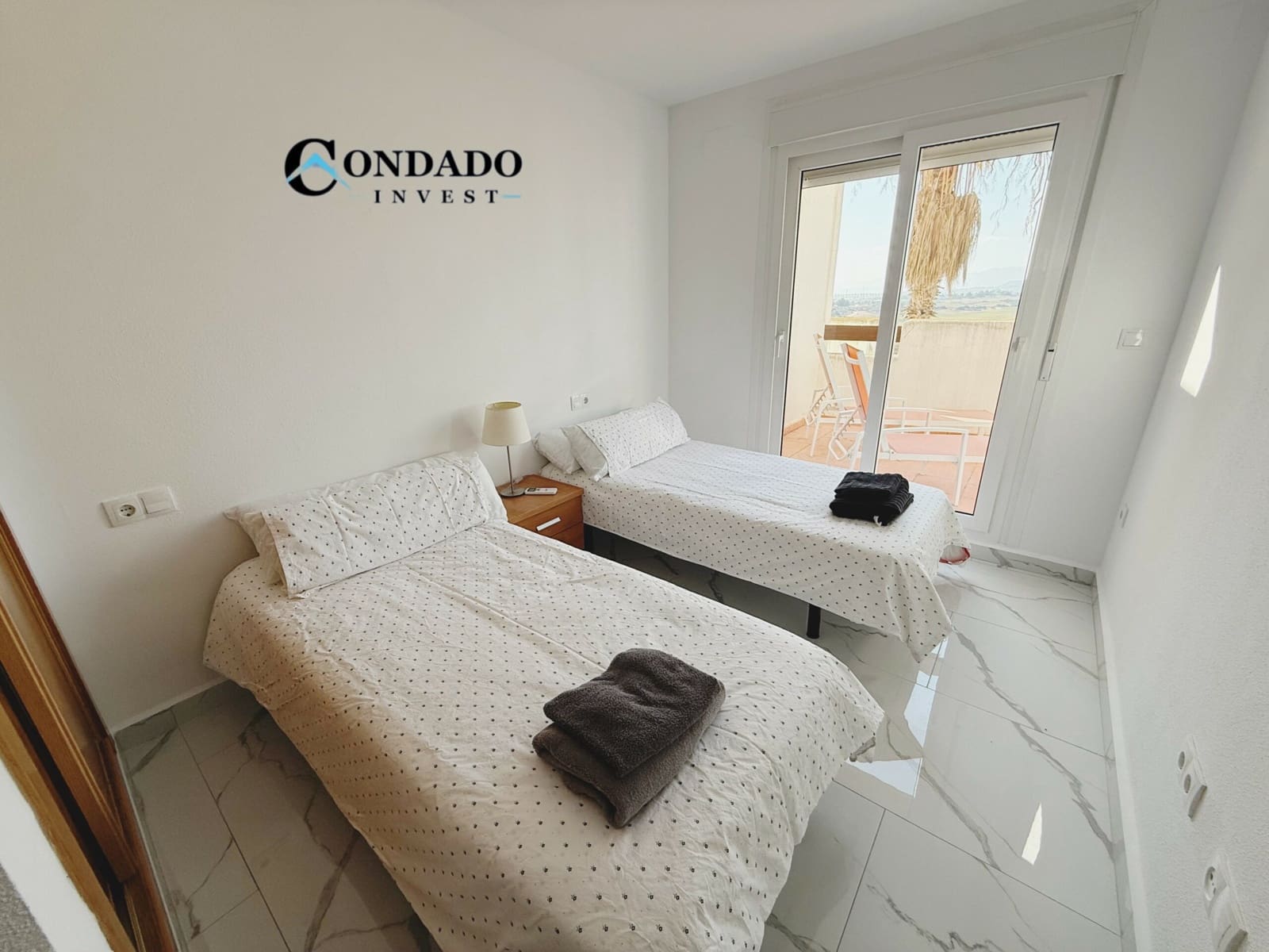2 sypialnia Penthouse na sprzedaż w Condado de Alhama z basenem garażem - 135 000 € (Ref: 9437540)