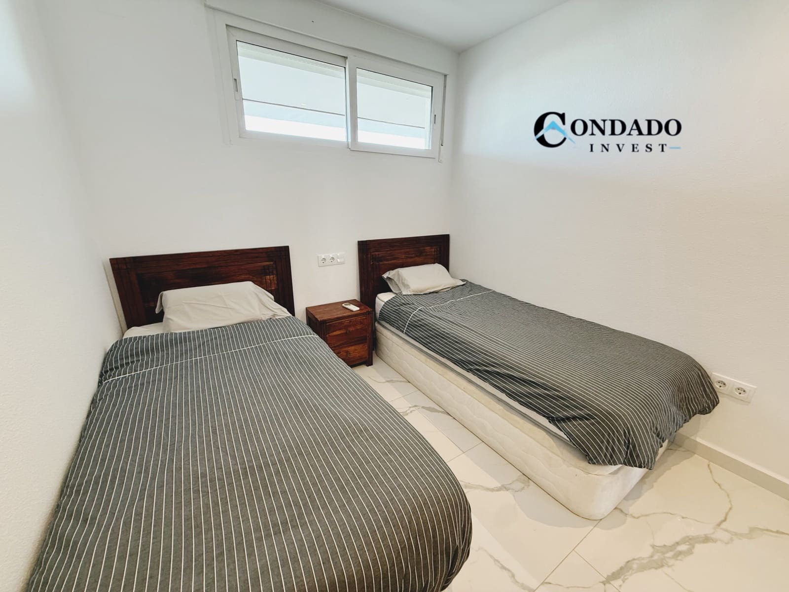 2 makuuhuone Kattohuoneisto myytävänä paikassa Condado de Alhama mukana uima-altaan 
autotalli - 135 000 € (Ref: 9451852)