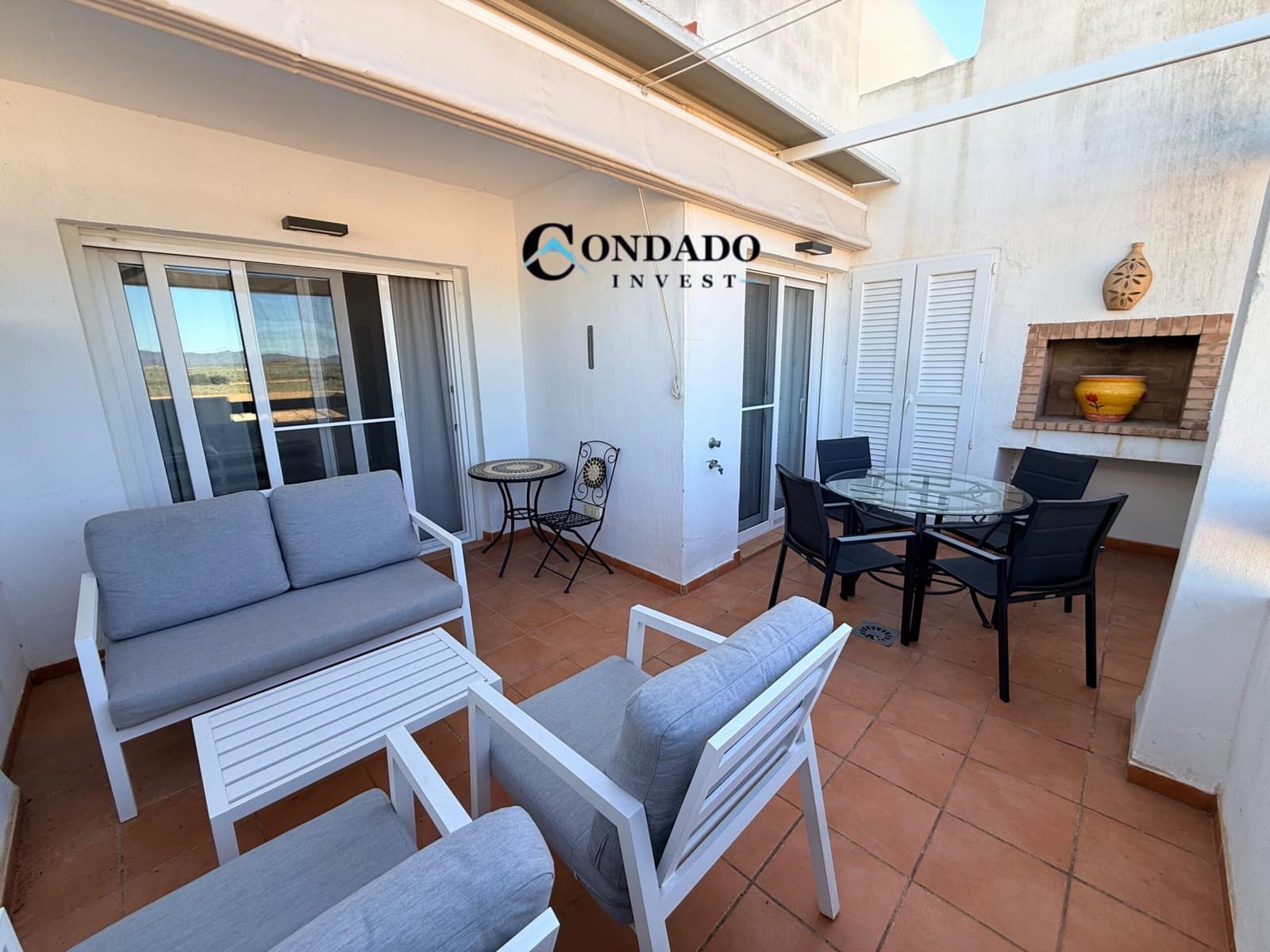 2 makuuhuone Kattohuoneisto myytävänä paikassa Condado de Alhama mukana uima-altaan 
autotalli - 126 000 € (Ref: 9778670)