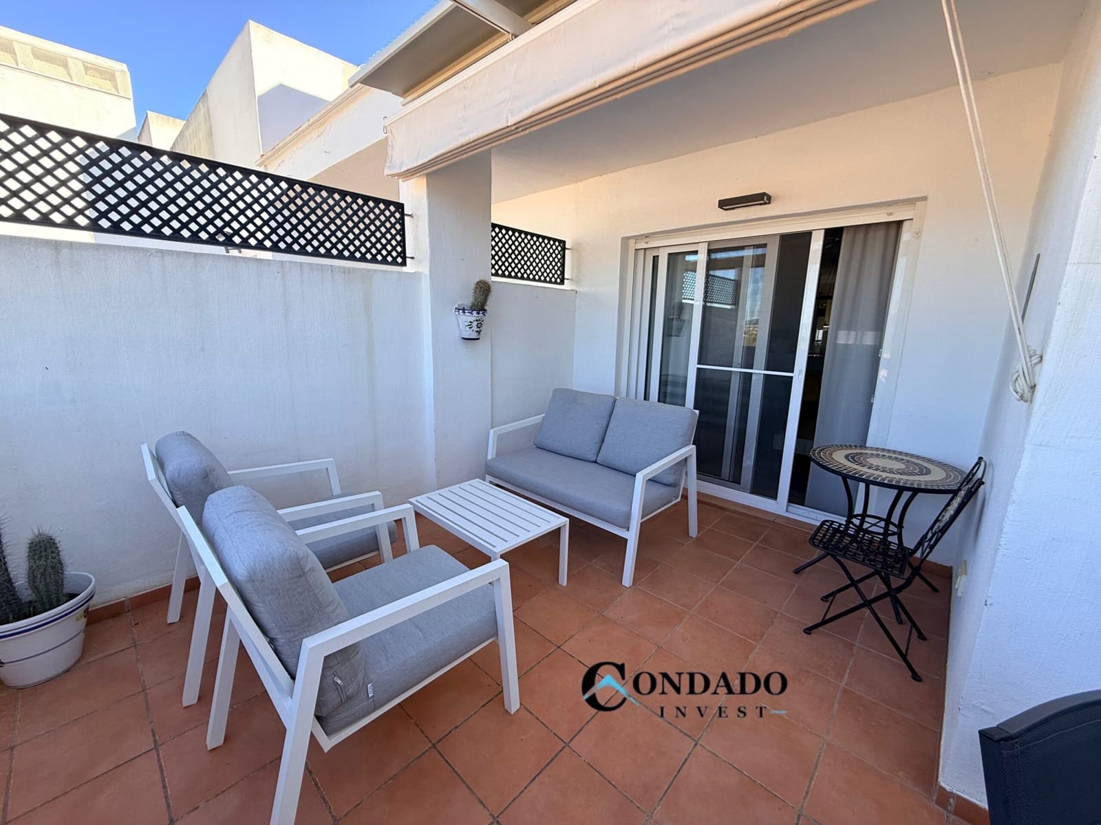 2 makuuhuone Kattohuoneisto myytävänä paikassa Condado de Alhama mukana uima-altaan 
autotalli - 126 000 € (Ref: 9778670)