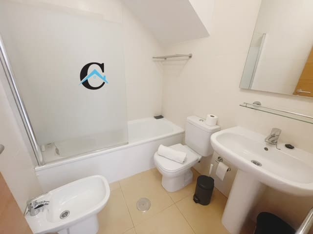 2 soverom Leilighet til salgs i Condado de Alhama med svømmebasseng garasje - € 117 000 (Ref: 9946357)