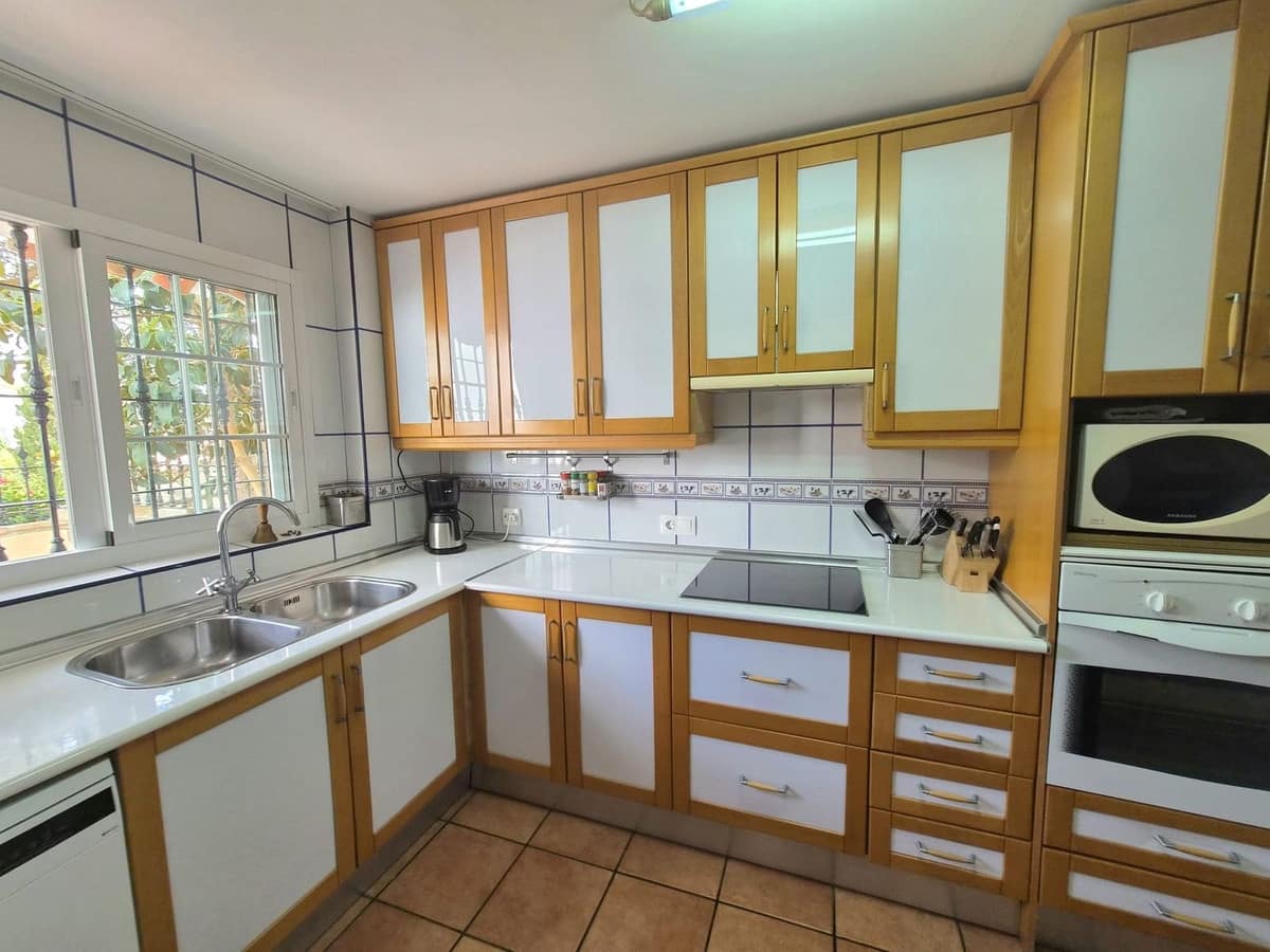 3 bedroom Townhouse for sale in Mijas with pool garage - € 349,500 (Ref: 10032408)