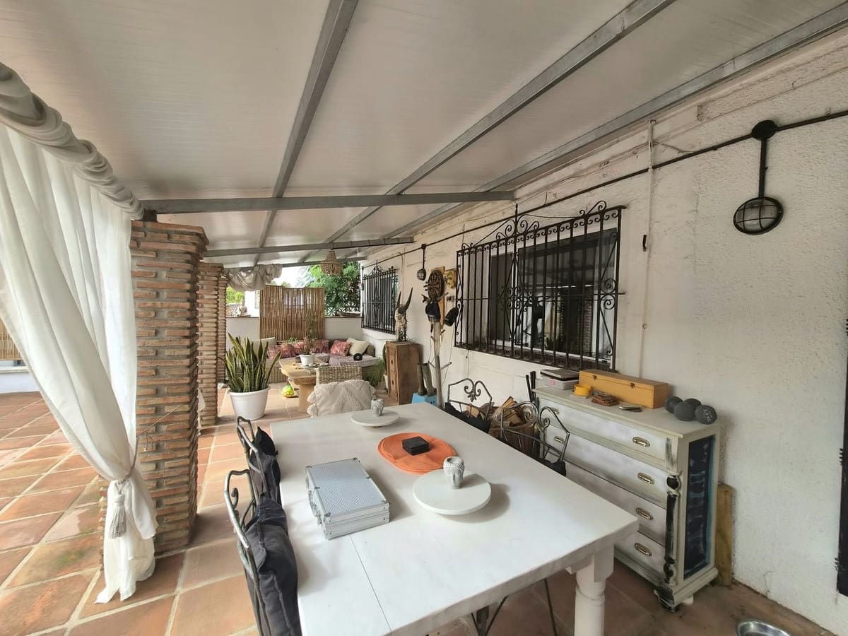 2 slaapkamer Finca/Landhuis te koop in Alhaurin el Grande met zwembad garage - € 369.000 (Ref: 10130167)