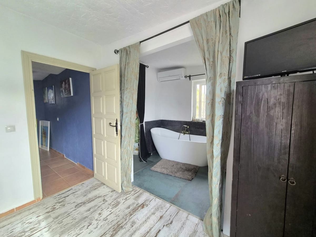 2 slaapkamer Finca/Landhuis te koop in Alhaurin el Grande met zwembad garage - € 369.000 (Ref: 10130167)