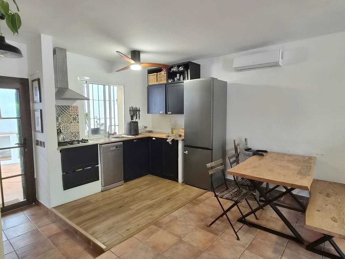 2 soveværelse Finca/Landehus til salg i Estacion de Cartama med swimmingpool garage - € 399.000 (Ref: 10136427)