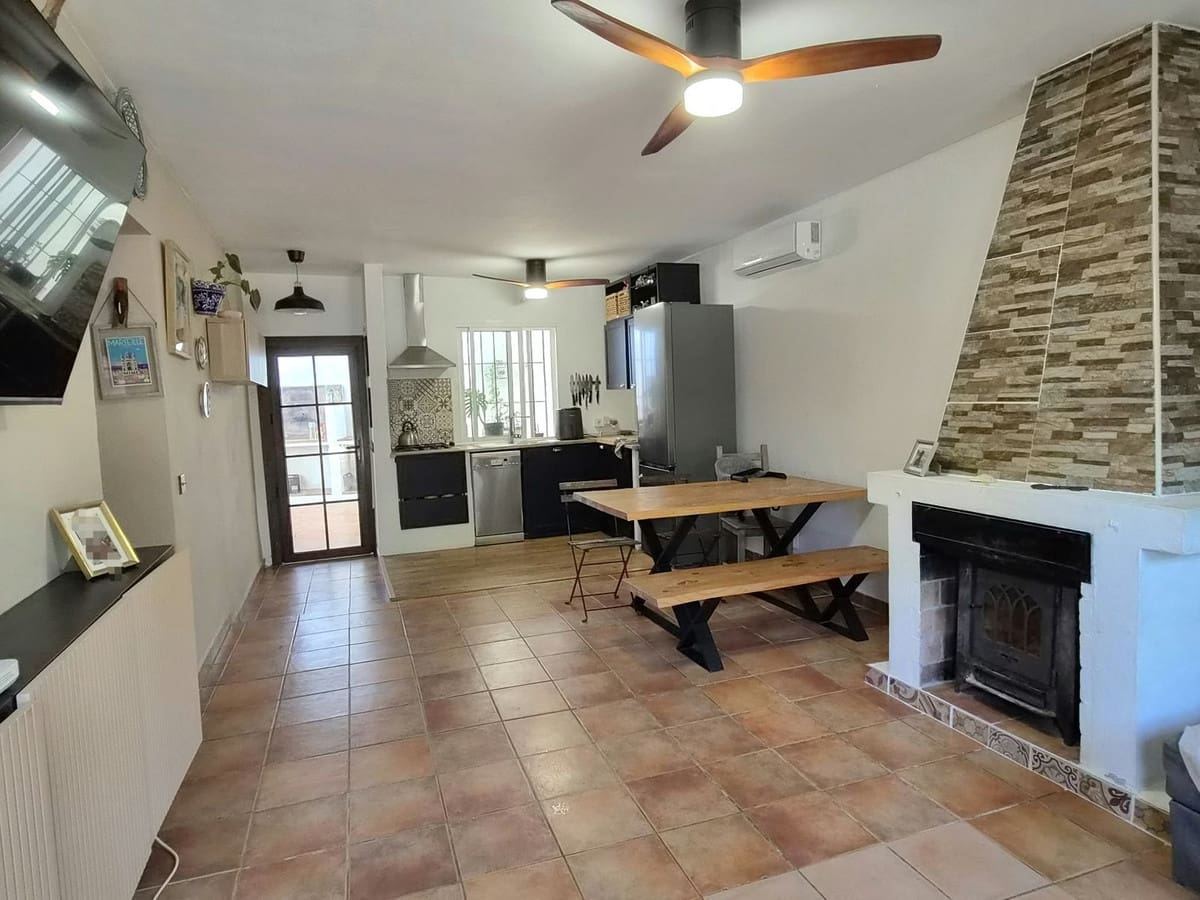 2 soveværelse Finca/Landehus til salg i Estacion de Cartama med swimmingpool garage - € 399.000 (Ref: 10136427)