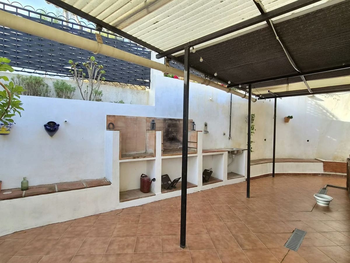 2 soveværelse Finca/Landehus til salg i Estacion de Cartama med swimmingpool garage - € 399.000 (Ref: 10136427)