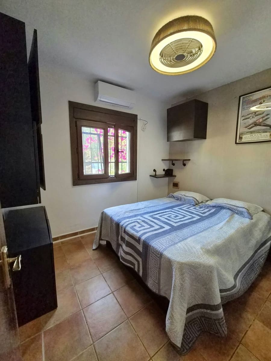 2 soveværelse Finca/Landehus til salg i Estacion de Cartama med swimmingpool garage - € 399.000 (Ref: 10136427)