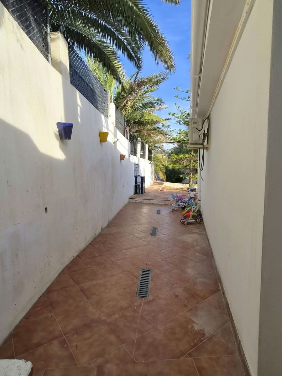 2 soveværelse Finca/Landehus til salg i Estacion de Cartama med swimmingpool garage - € 399.000 (Ref: 10136427)