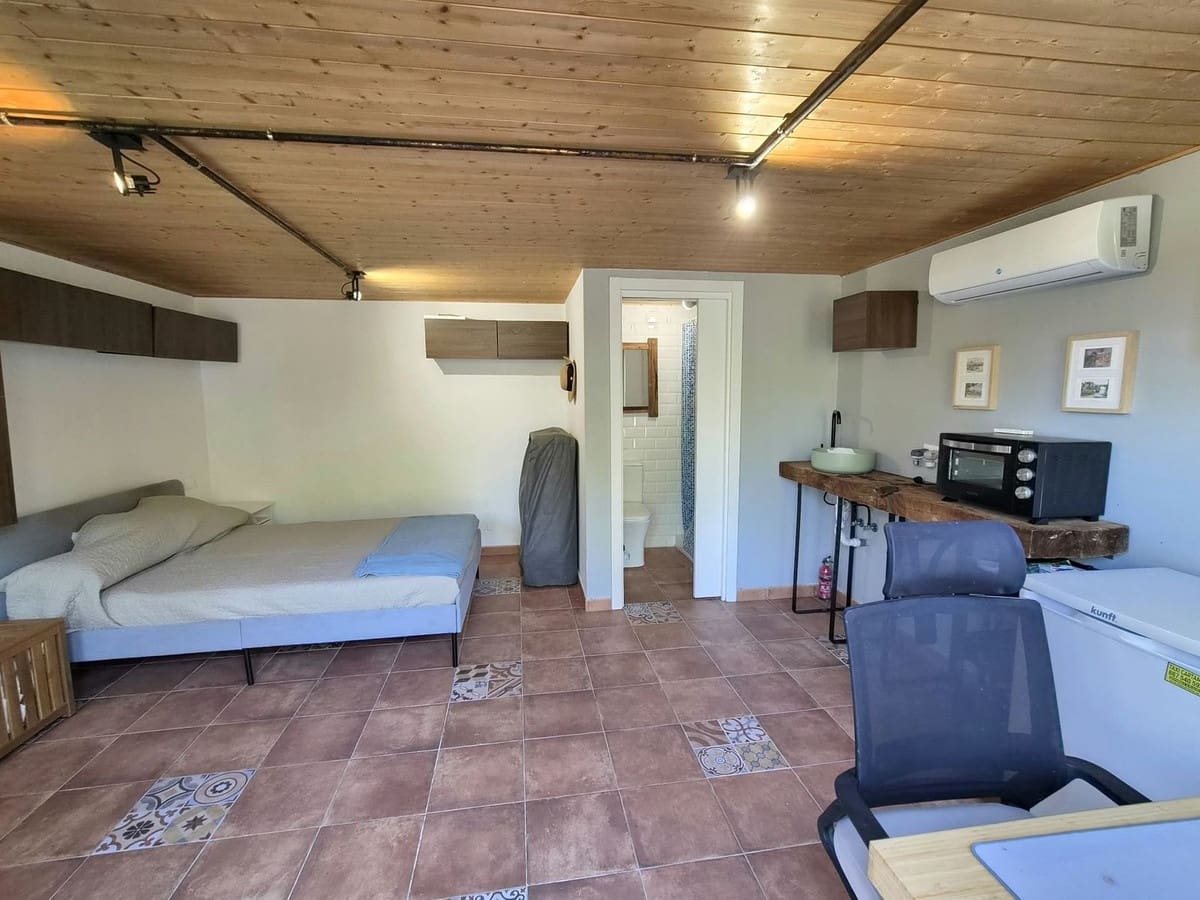 2 soveværelse Finca/Landehus til salg i Estacion de Cartama med swimmingpool garage - € 399.000 (Ref: 10136427)