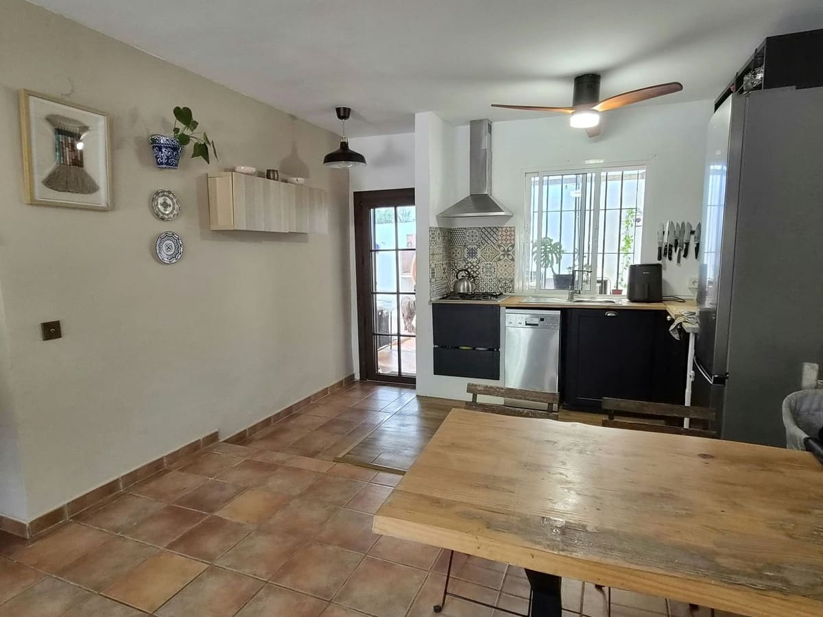 2 bedroom Finca/Country House for sale in Estacion de Cartama with pool garage - € 399,000 (Ref: 10136427)