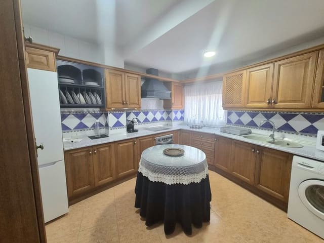 4 soverom Hus til salgs i Alhaurín el Grande med garasje - € 430 000 (Ref: 10150417)