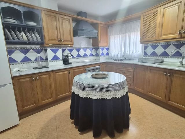 4 soverom Hus til salgs i Alhaurín el Grande med garasje - € 430 000 (Ref: 10150417)