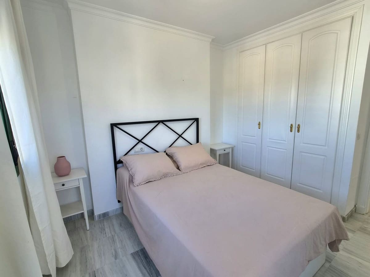 Apartamento de 2 habitaciones en Alhaurín Golf en alquiler con piscina garaje - 1.250 € (Ref: 10169319)