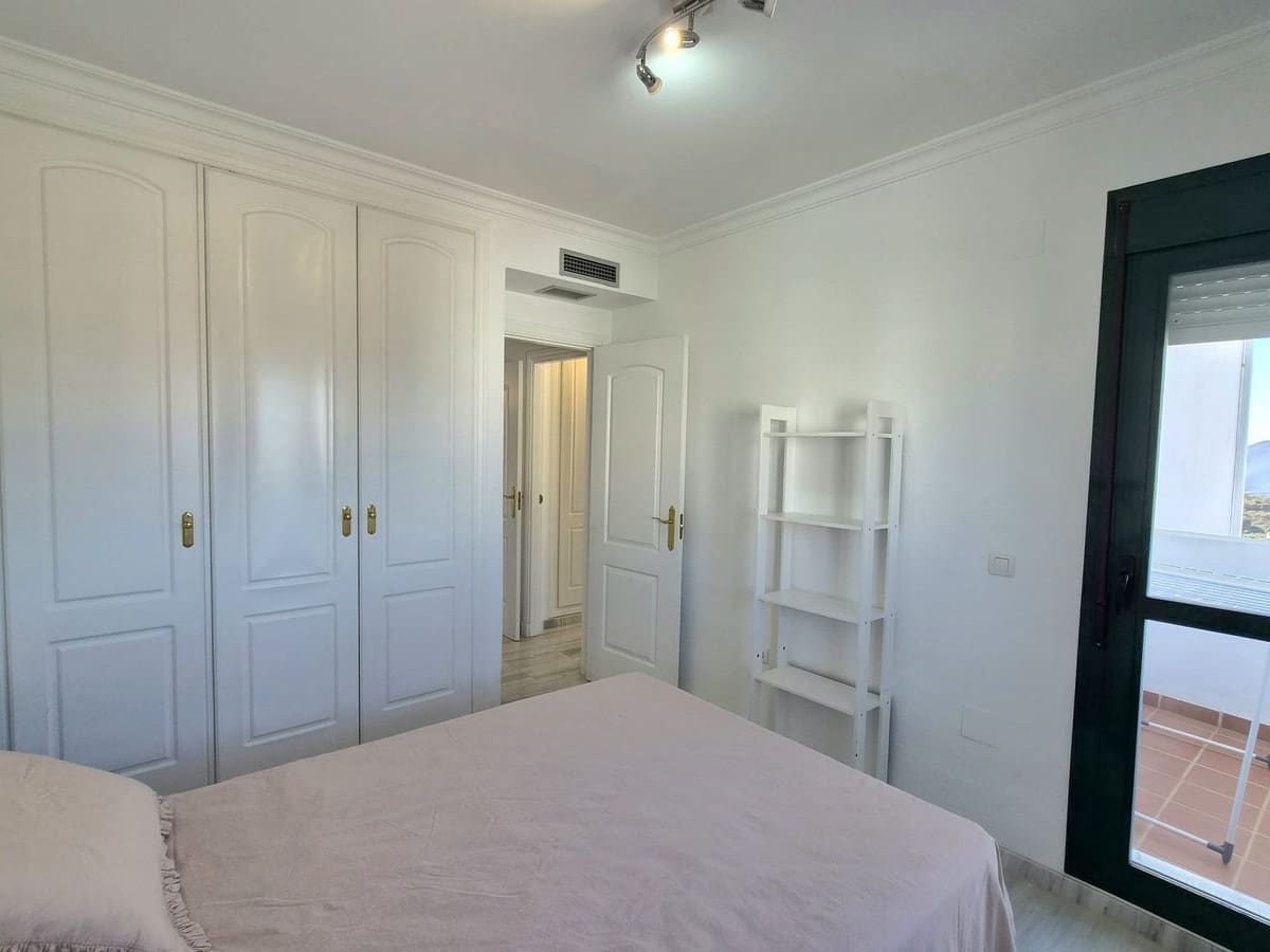 Apartamento de 2 habitaciones en Alhaurín Golf en alquiler con piscina garaje - 1.250 € (Ref: 10169319)
