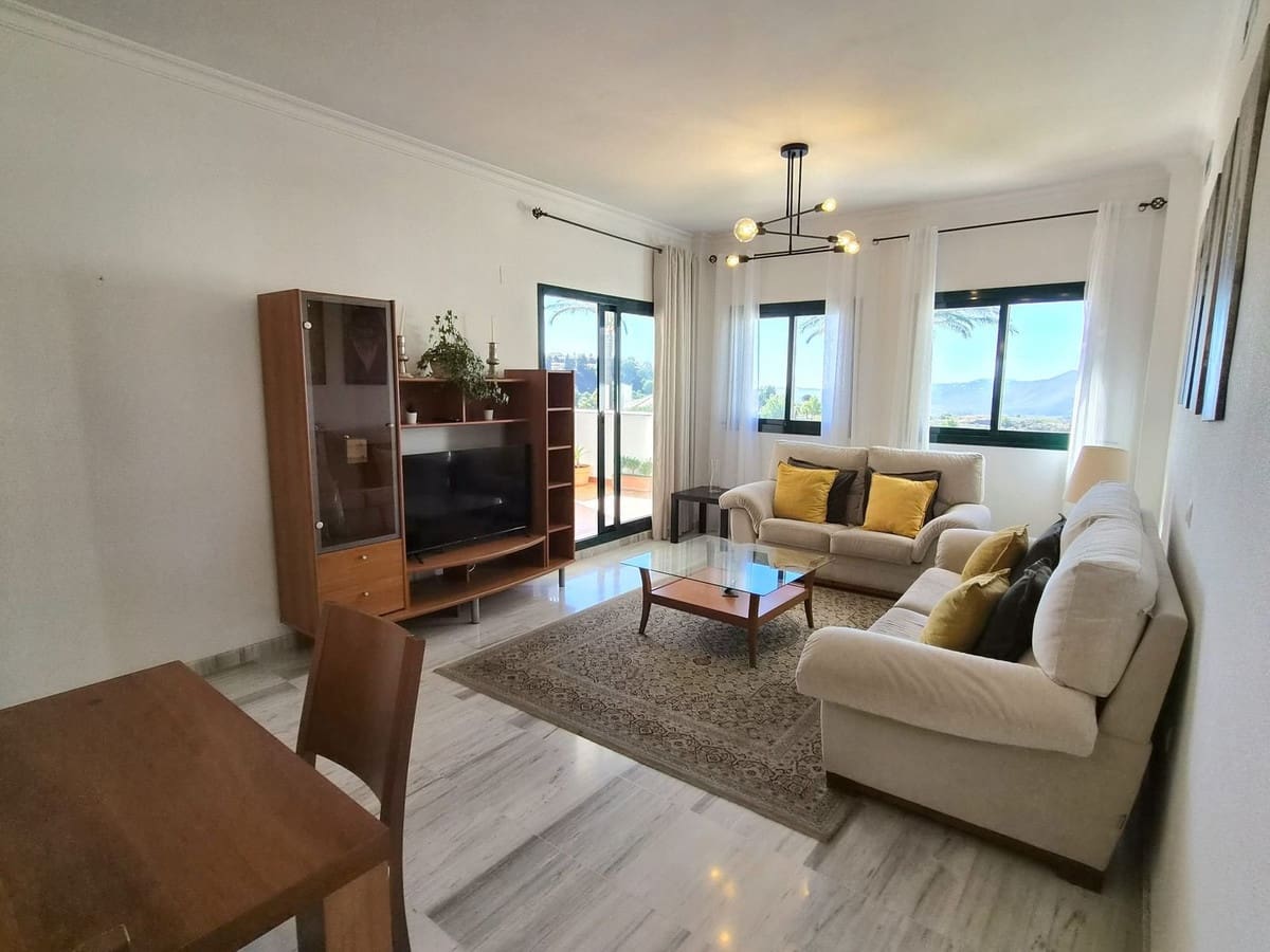 Apartamento de 2 habitaciones en Alhaurín Golf en alquiler con piscina garaje - 1.250 € (Ref: 10169319)