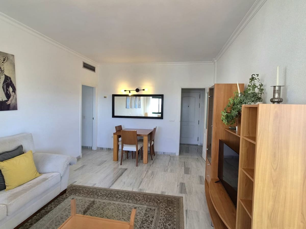 Apartamento de 2 habitaciones en Alhaurín Golf en alquiler con piscina garaje - 1.250 € (Ref: 10169319)