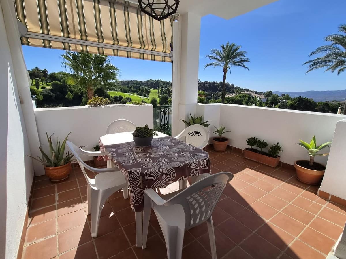 Apartamento de 2 habitaciones en Alhaurín Golf en alquiler con piscina garaje - 1.250 € (Ref: 10169319)