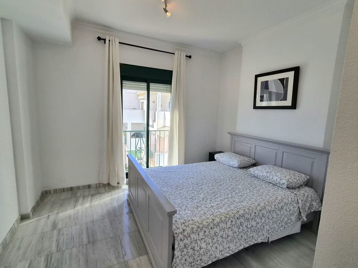 Apartamento de 2 habitaciones en Alhaurín Golf en alquiler con piscina garaje - 1.250 € (Ref: 10169319)