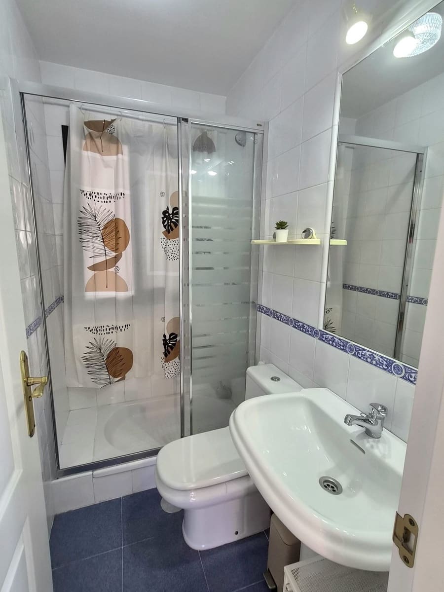 Apartamento de 2 habitaciones en Alhaurín Golf en alquiler con piscina garaje - 1.250 € (Ref: 10169319)