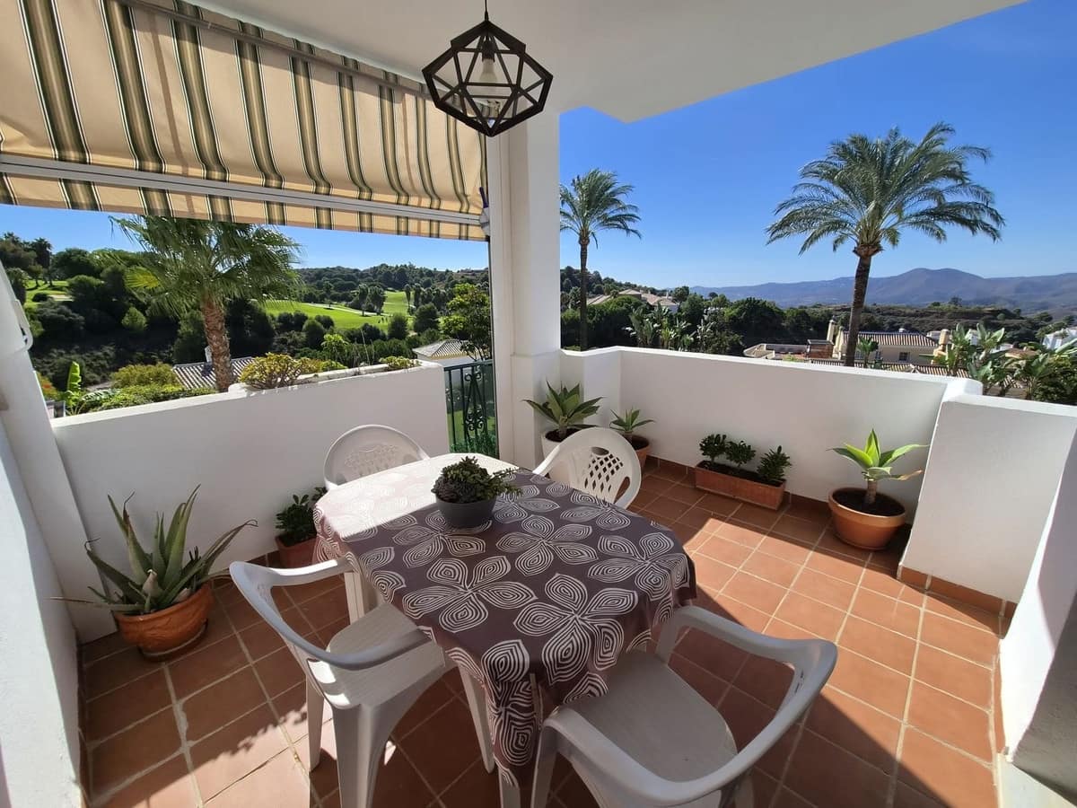 Apartamento de 2 habitaciones en Alhaurín Golf en alquiler con piscina garaje - 1.250 € (Ref: 10169319)