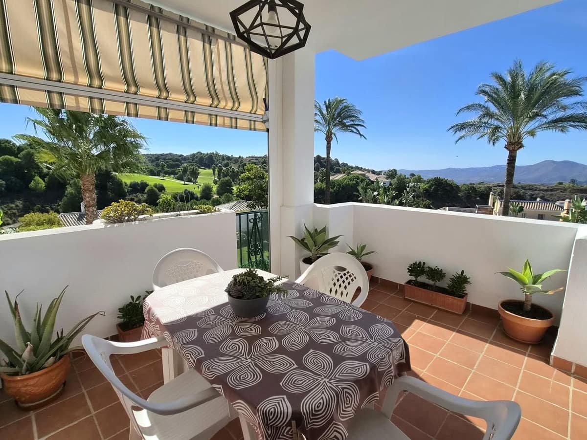 Apartamento de 2 habitaciones en Alhaurín Golf en alquiler con piscina garaje - 1.250 € (Ref: 10169319)