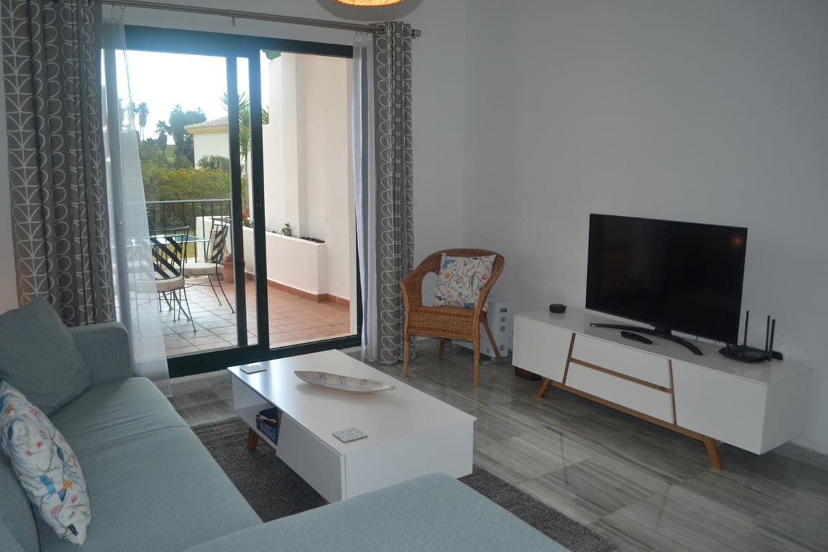 2 slaapkamer Appartement voor vakantieverhuur in Alhaurin Golf met zwembad garage - € 550 (Ref: 6703354)