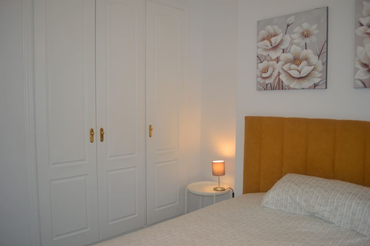 2 slaapkamer Appartement voor vakantieverhuur in Alhaurin Golf met zwembad garage - € 550 (Ref: 6703354)