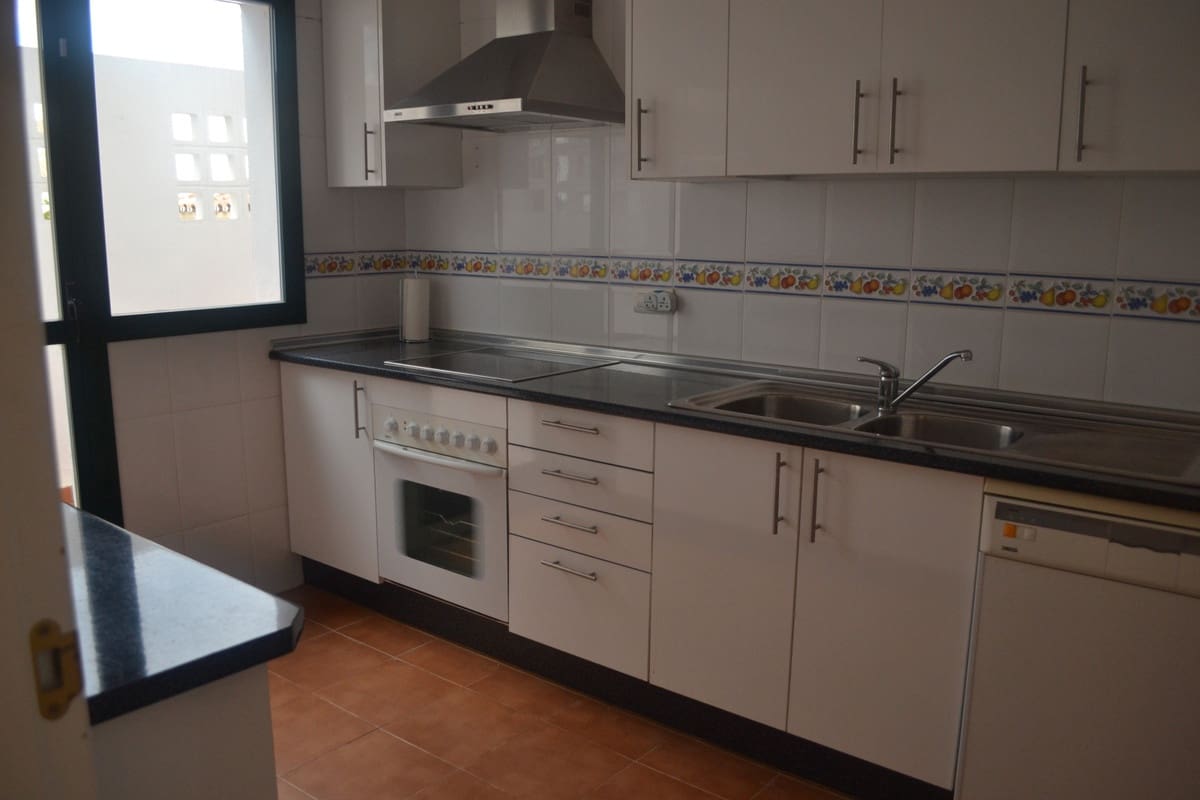 2 slaapkamer Appartement voor vakantieverhuur in Alhaurin Golf met zwembad garage - € 550 (Ref: 6703354)