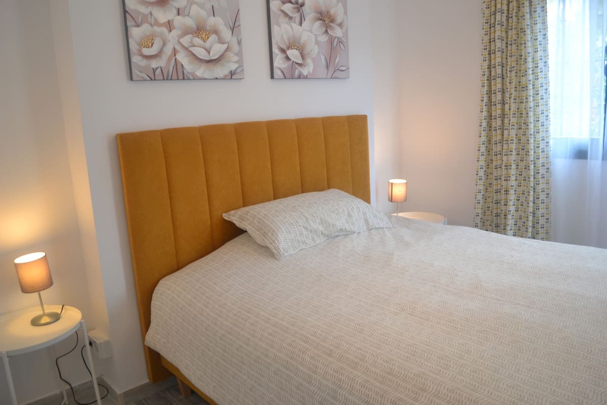 2 slaapkamer Appartement voor vakantieverhuur in Alhaurin Golf met zwembad garage - € 550 (Ref: 6703354)