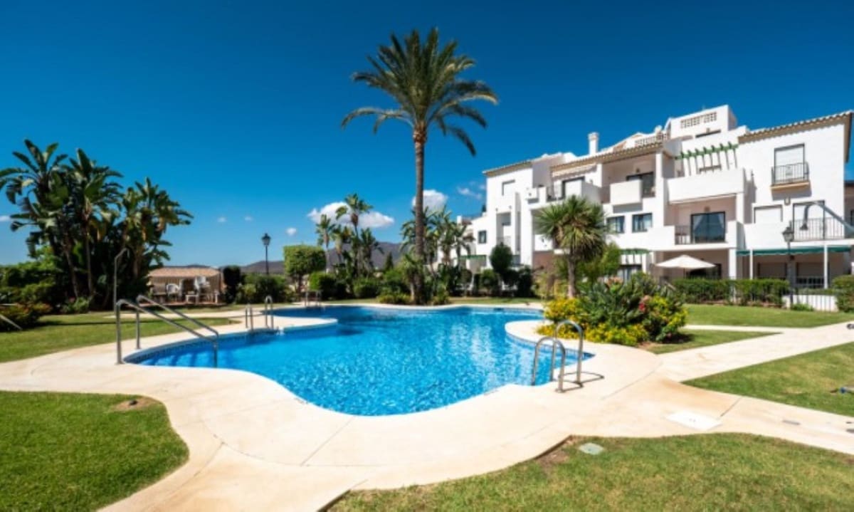 2 bedroom Apartment for holiday rental in Alhaurin Golf with pool garage - € 600 (Ref: 6721310)