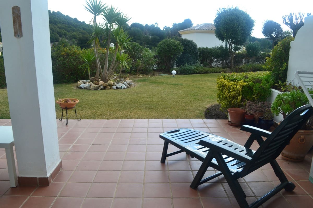 2 bedroom Apartment for holiday rental in Alhaurin Golf with pool garage - € 600 (Ref: 6721310)