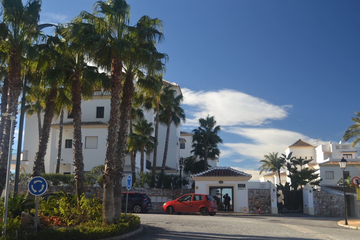 2 bedroom Apartment for holiday rental in Alhaurin Golf with pool garage - € 600 (Ref: 6721310)