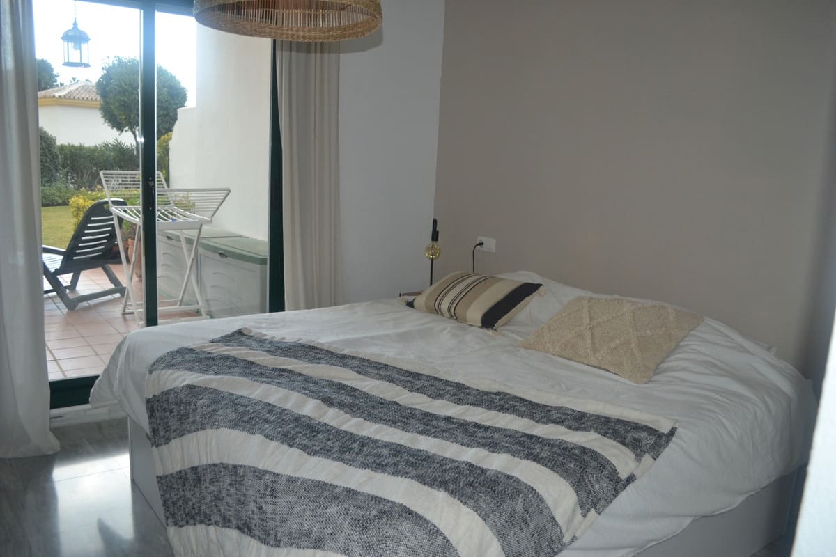 2 bedroom Apartment for holiday rental in Alhaurin Golf with pool garage - € 600 (Ref: 6721310)