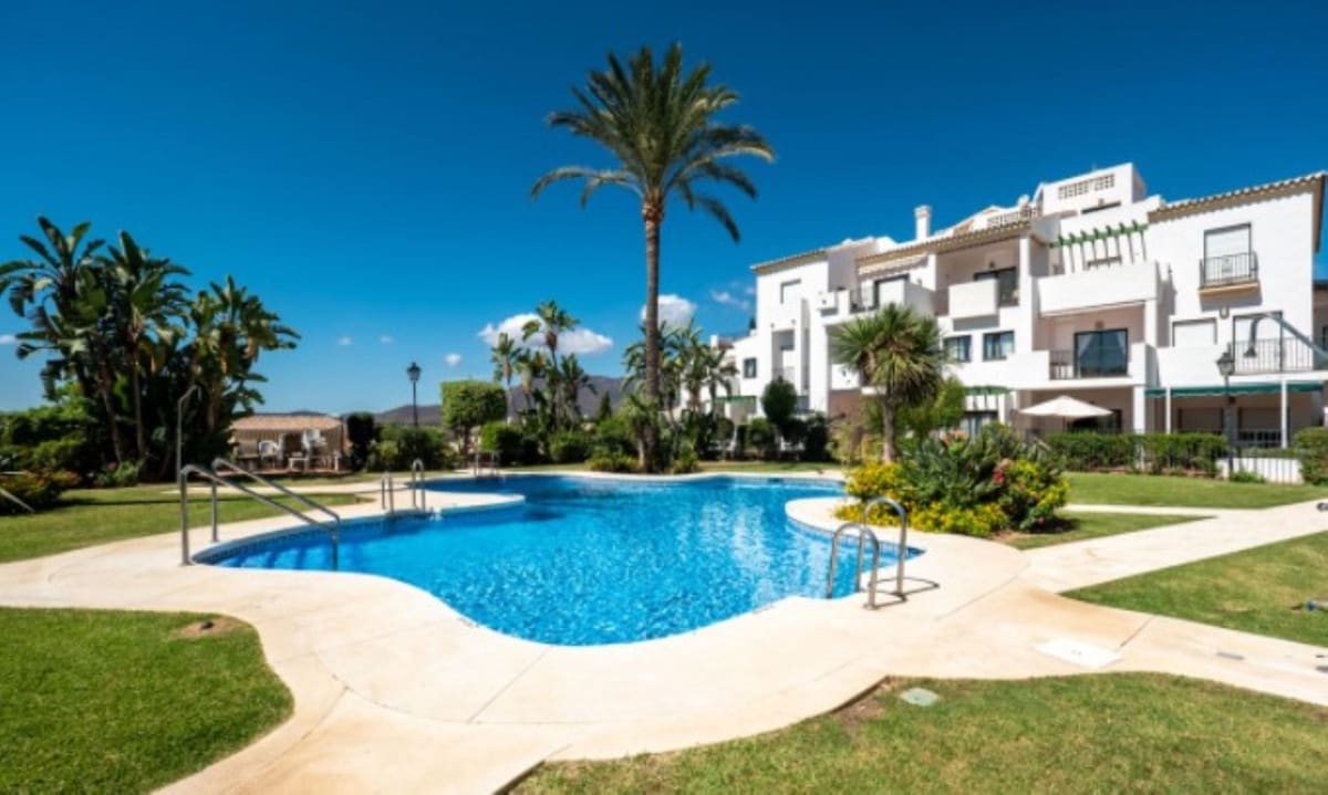 2 bedroom Apartment for holiday rental in Alhaurin Golf with pool garage - € 600 (Ref: 6721310)