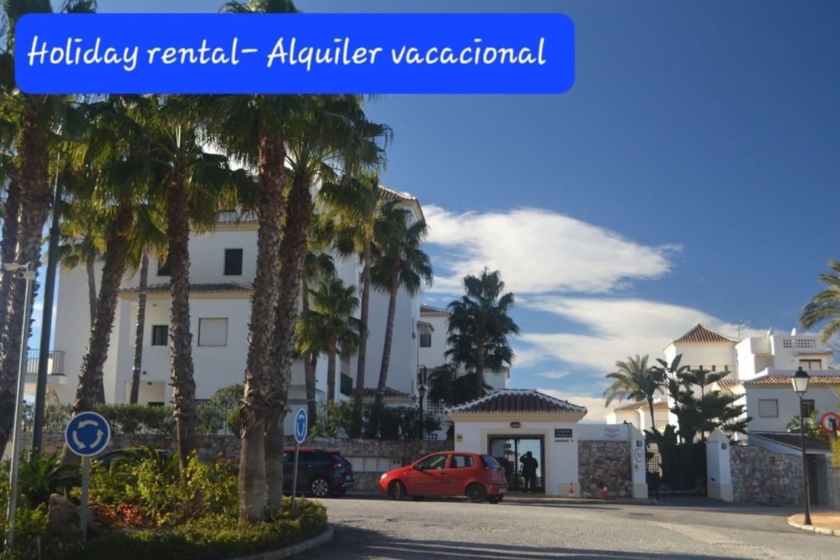 2 slaapkamer Appartement voor vakantieverhuur in Alhaurin Golf met zwembad garage - € 600 (Ref: 6721310)