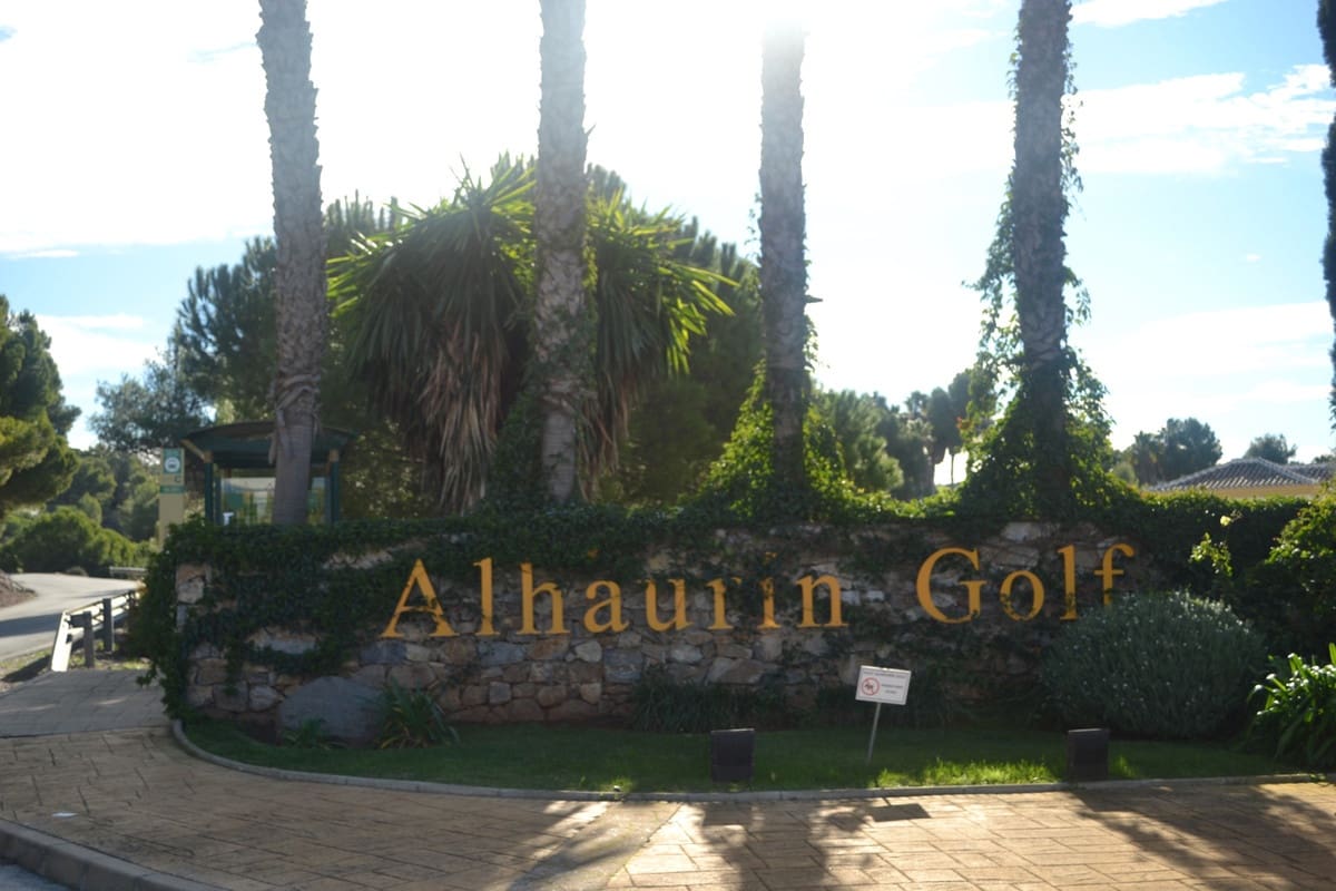 2 slaapkamer Appartement voor vakantieverhuur in Alhaurin Golf met zwembad garage - € 600 (Ref: 6721310)