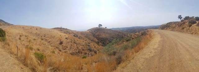Grunde uden byggetilladelser til salg i Valtocado, Mijas - € 955.000 (Ref: 6754180)