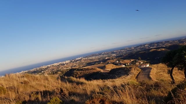 Grunde uden byggetilladelser til salg i Valtocado, Mijas - € 955.000 (Ref: 6754180)