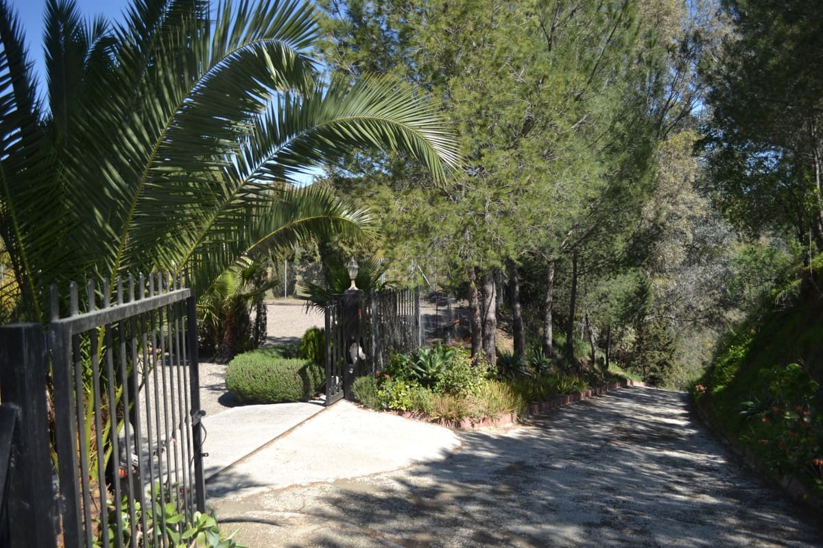 5 soveværelse Finca/Landehus til salg i Coin med swimmingpool garage - € 1.495.000 (Ref: 6808243)