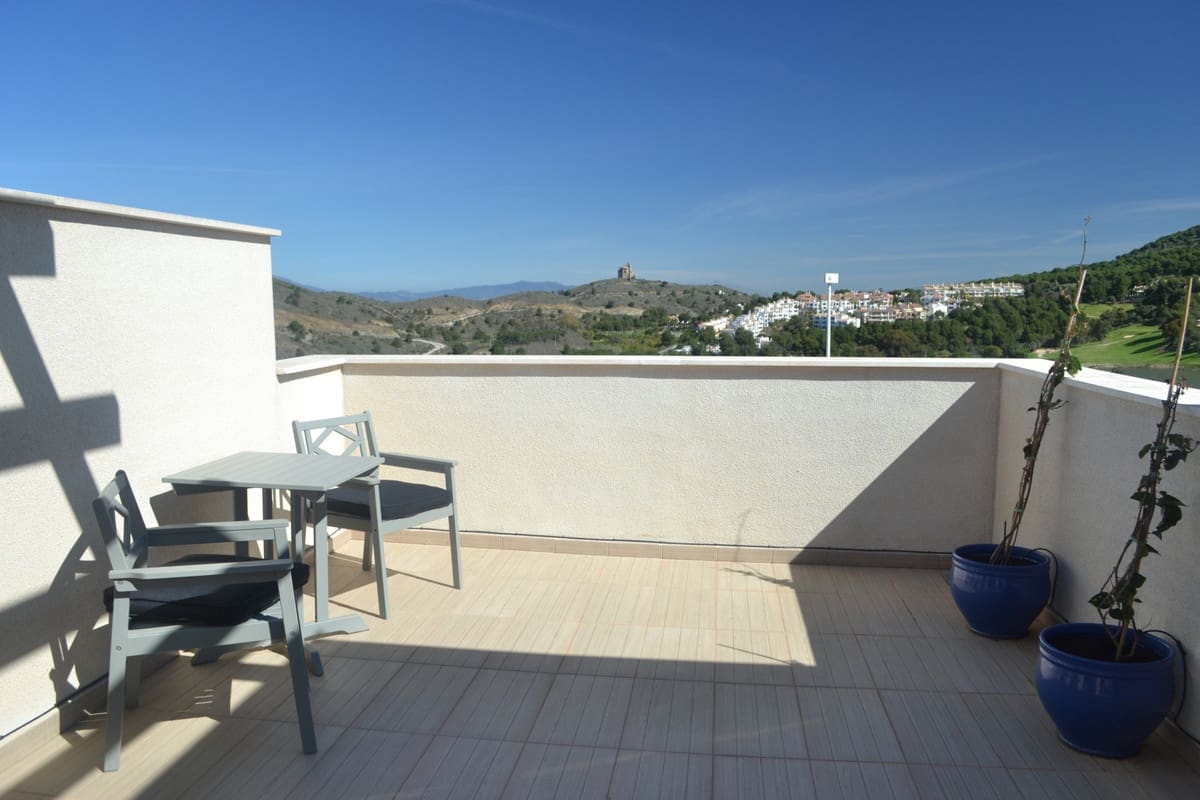 3 slaapkamer Penthouse voor vakantieverhuur in Alhaurin Golf met zwembad garage - € 700 (Ref: 6857702)