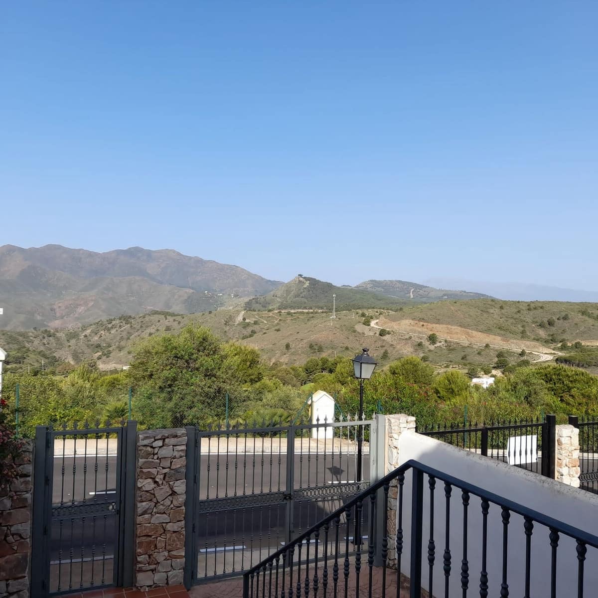 3 quarto Moradia Geminada para arrendamento para férias em Alhaurin Golf com piscina Garagem - 560 € (Ref: 6918284)