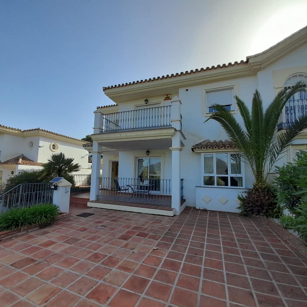 3 bedroom Semi-detached Villa for holiday rental in Alhaurin Golf with pool garage - € 560 (Ref: 6918284)